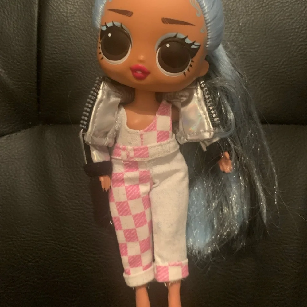 lol Omg Tween‎ 6 inches. In excellent condition. No box, no shoes or accessories